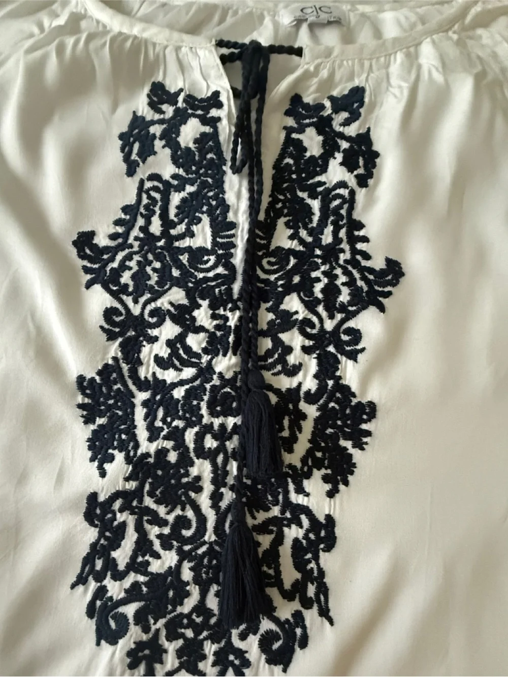C/C Connection Embroidered Tunic Dress. Small